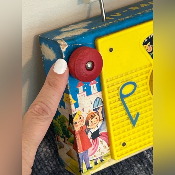 VTG Fisher Price Toy TV Radio - Plays Farmer in the Dell - As Is 60s Vintage - Picture 4 of 15